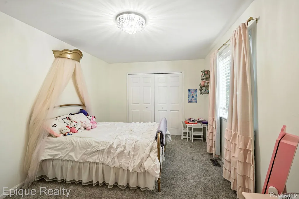 9446 Fair Oaks Drive Goodrich Village MI 48438