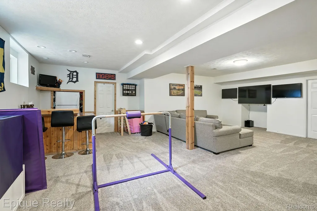 9446 Fair Oaks Drive Goodrich Village MI 48438
