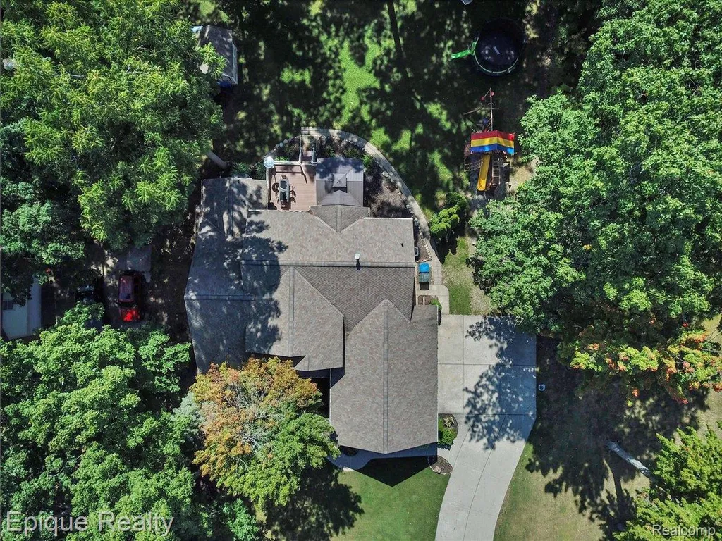 9446 Fair Oaks Drive Goodrich Village MI 48438