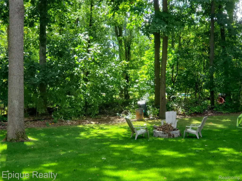 9446 Fair Oaks Drive Goodrich Village MI 48438