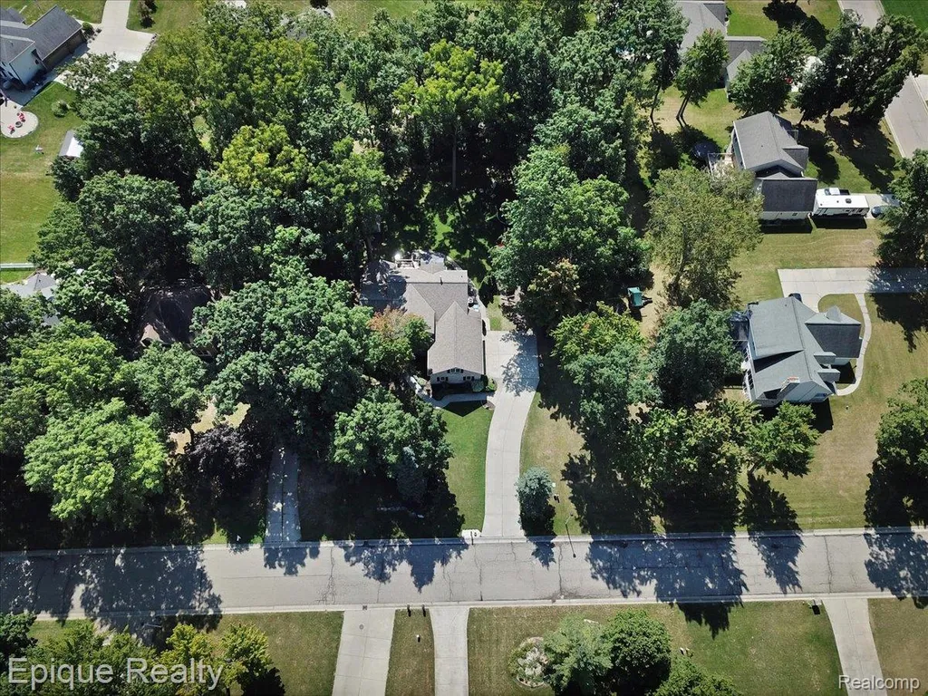 9446 Fair Oaks Drive Goodrich Village MI 48438