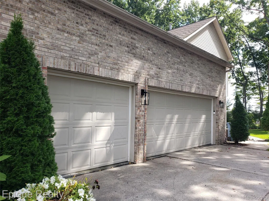 9446 Fair Oaks Drive Goodrich Village MI 48438