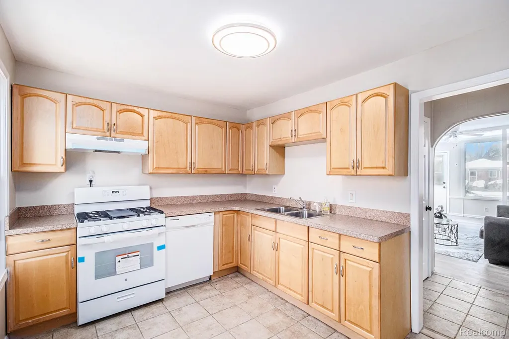 14231 Fordline Street Southgate City MI 48195