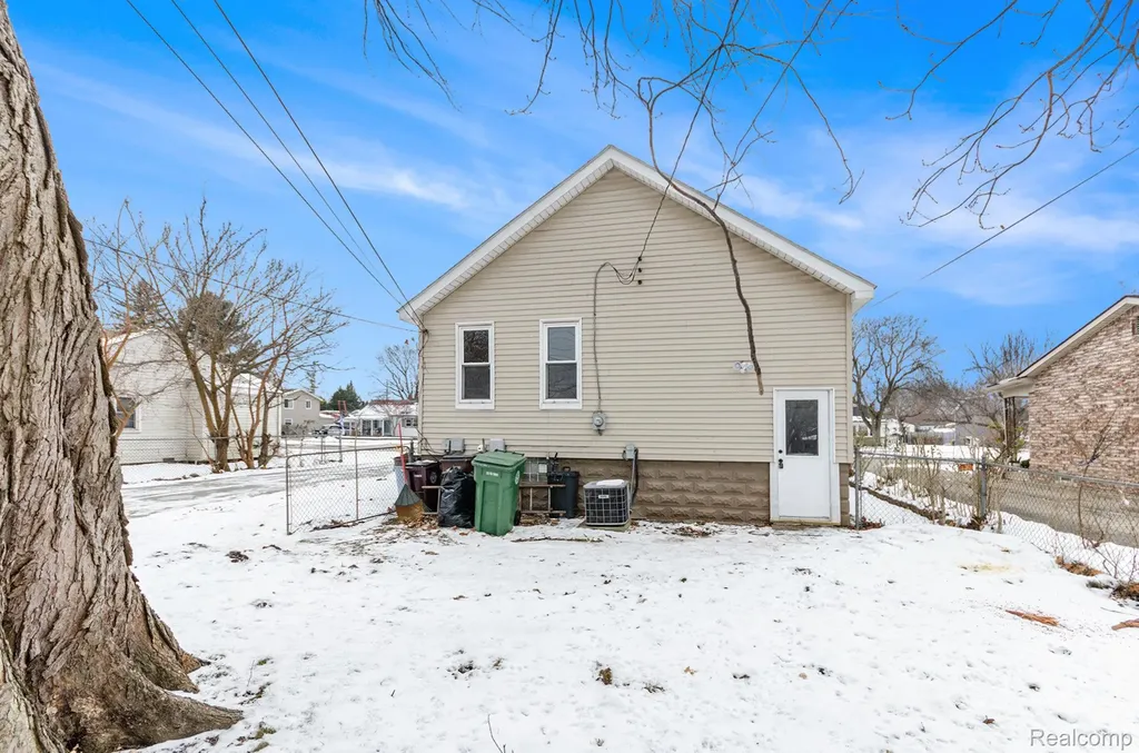 14231 Fordline Street Southgate City MI 48195