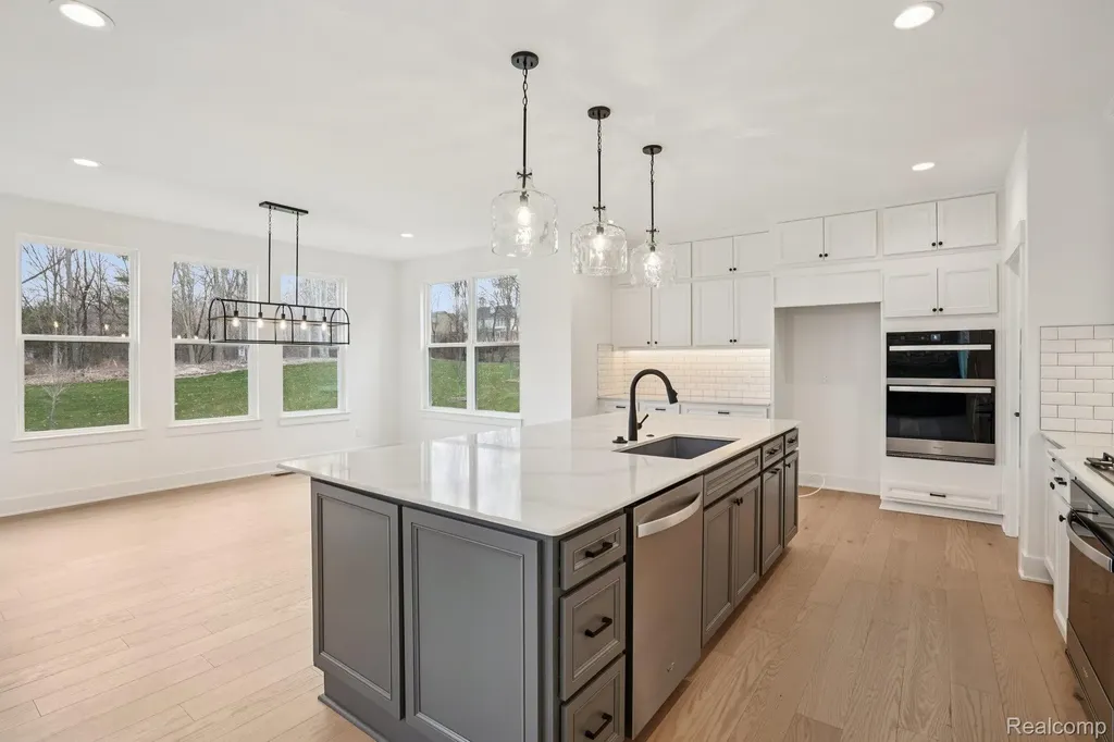 22615 Novi Road Novi City MI 48375