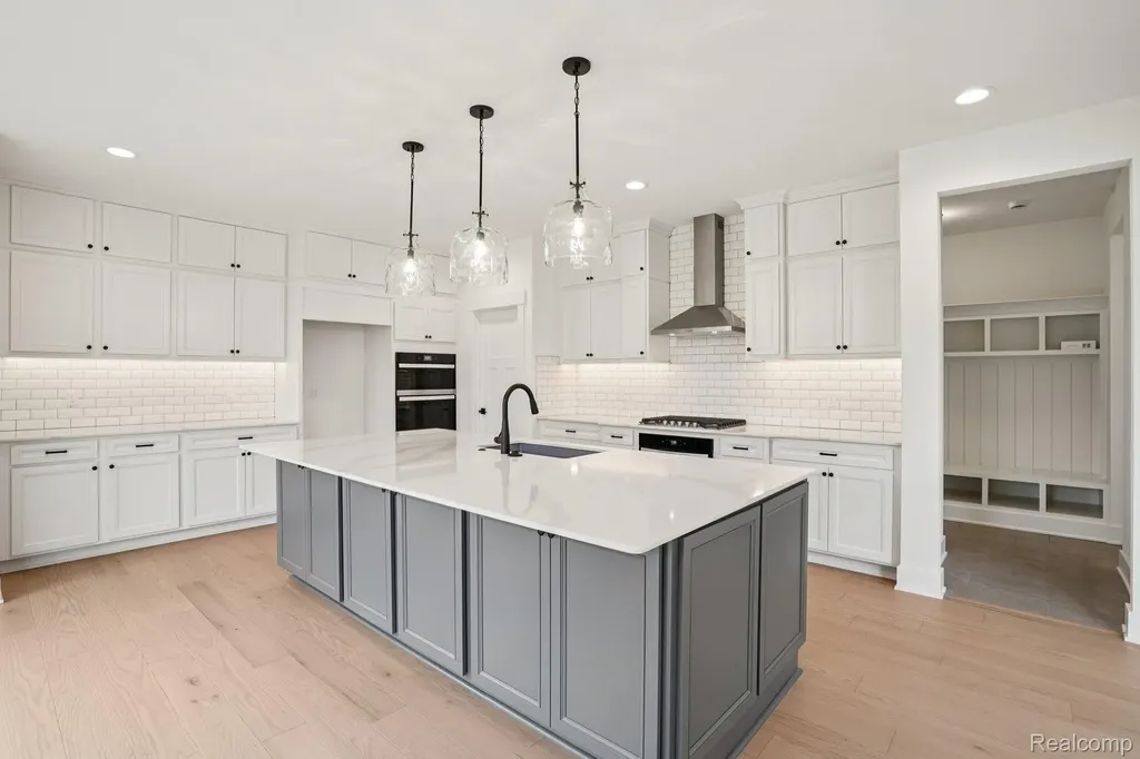 22615 Novi Road Novi City MI 48375