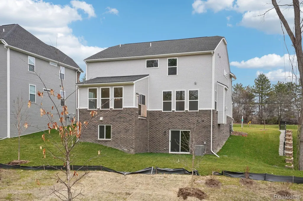 22615 Novi Road Novi City MI 48375