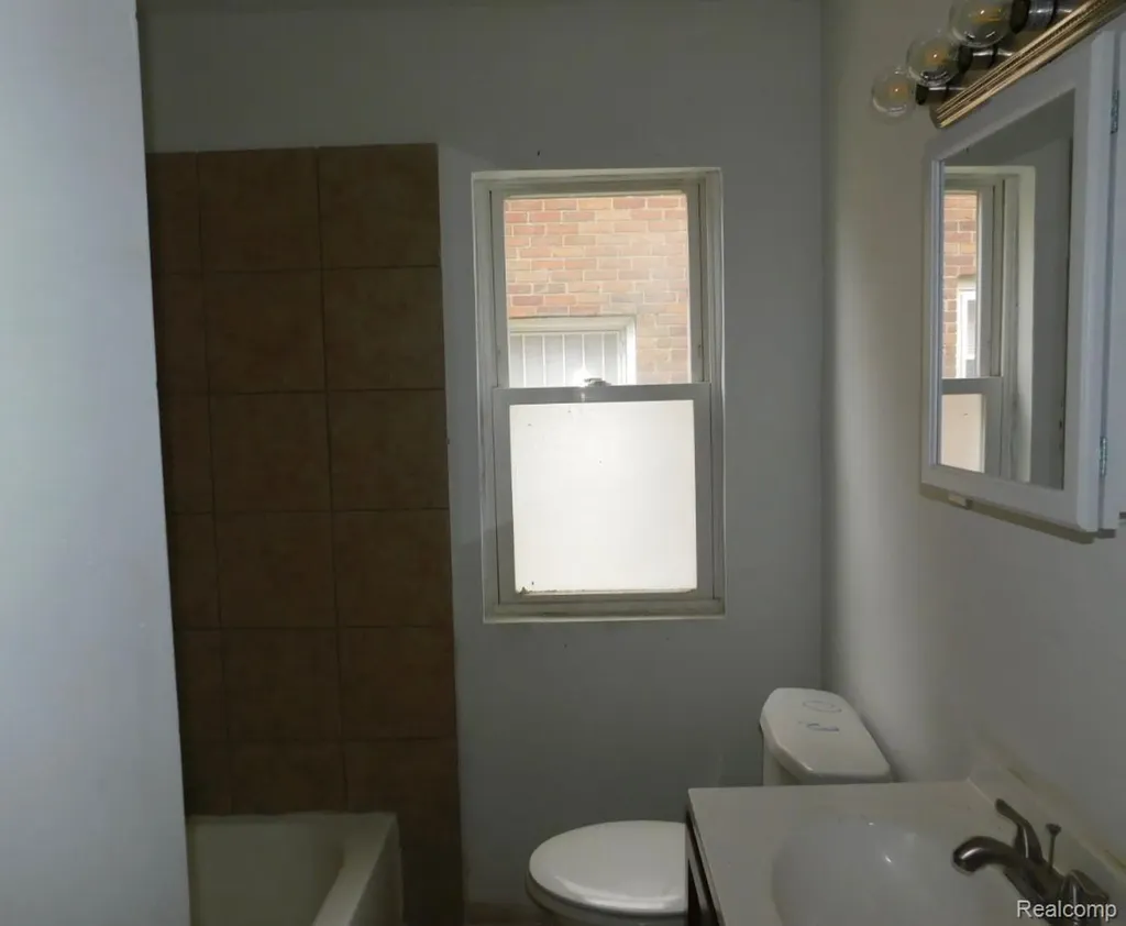 13674 Wadsworth Street Detroit City MI 48227