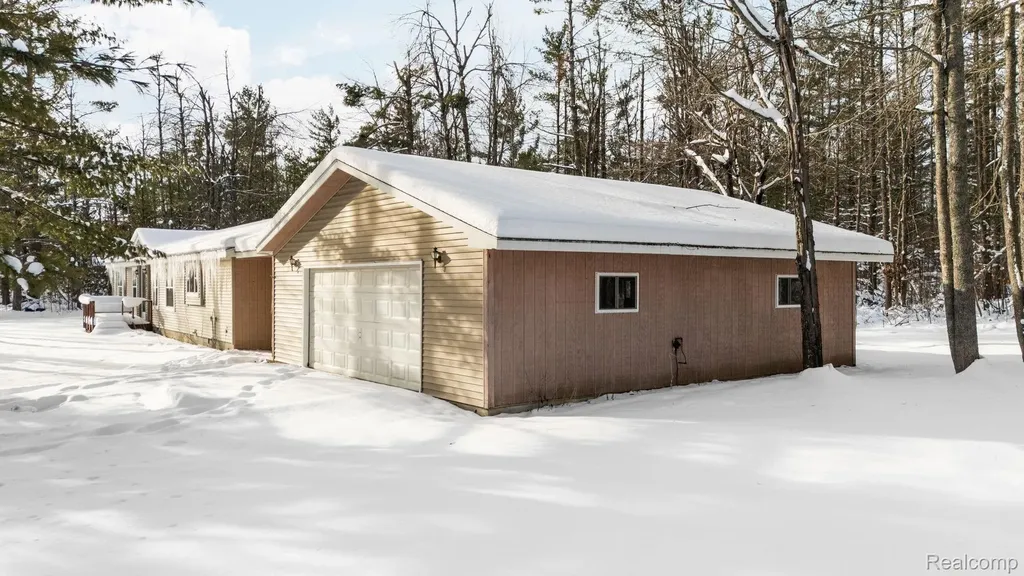 2836 Lone Pine Road Hayes Township MI 49735