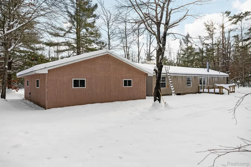 2836 Lone Pine Road Hayes Township MI 49735