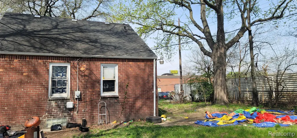 20502 Riopelle Street Highland Park City MI 48203