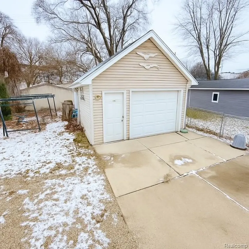 17890 Martin Road Roseville City MI 48066