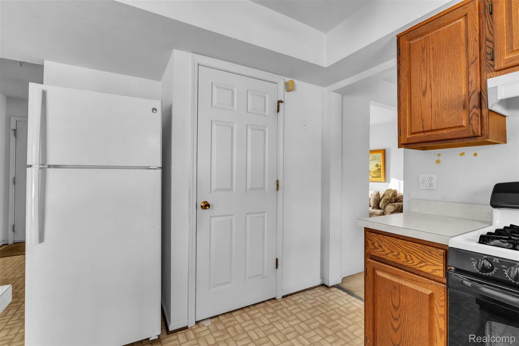 33838 Whitewood Place Westland City MI 48185