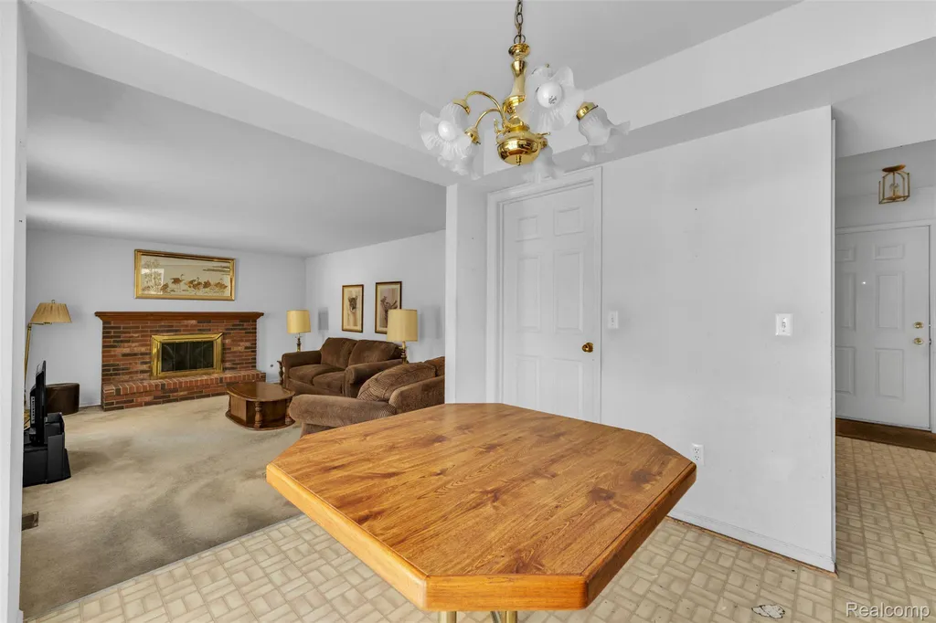 33838 Whitewood Place Westland City MI 48185