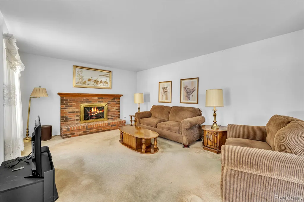 33838 Whitewood Place Westland City MI 48185