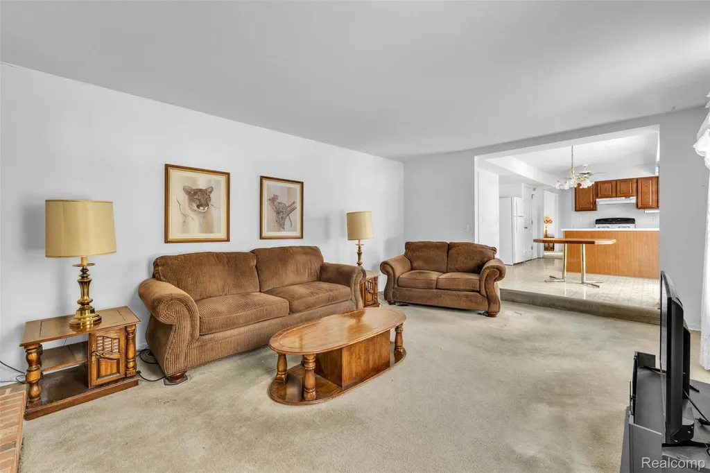 33838 Whitewood Place Westland City MI 48185