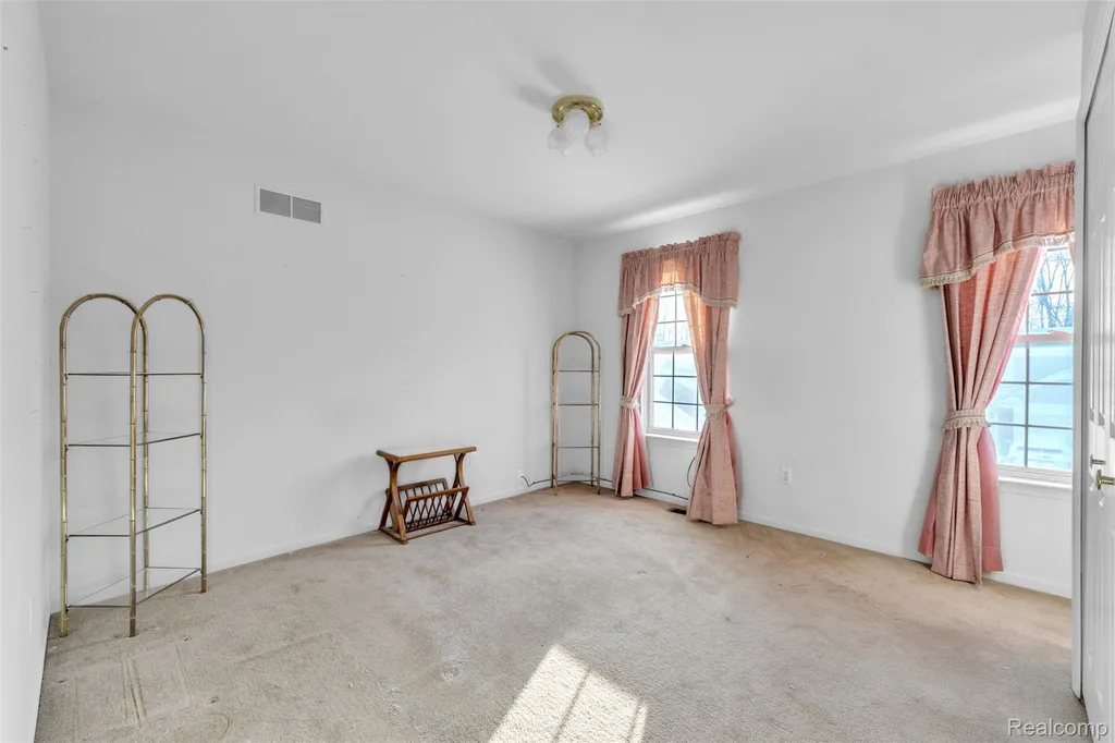 33838 Whitewood Place Westland City MI 48185