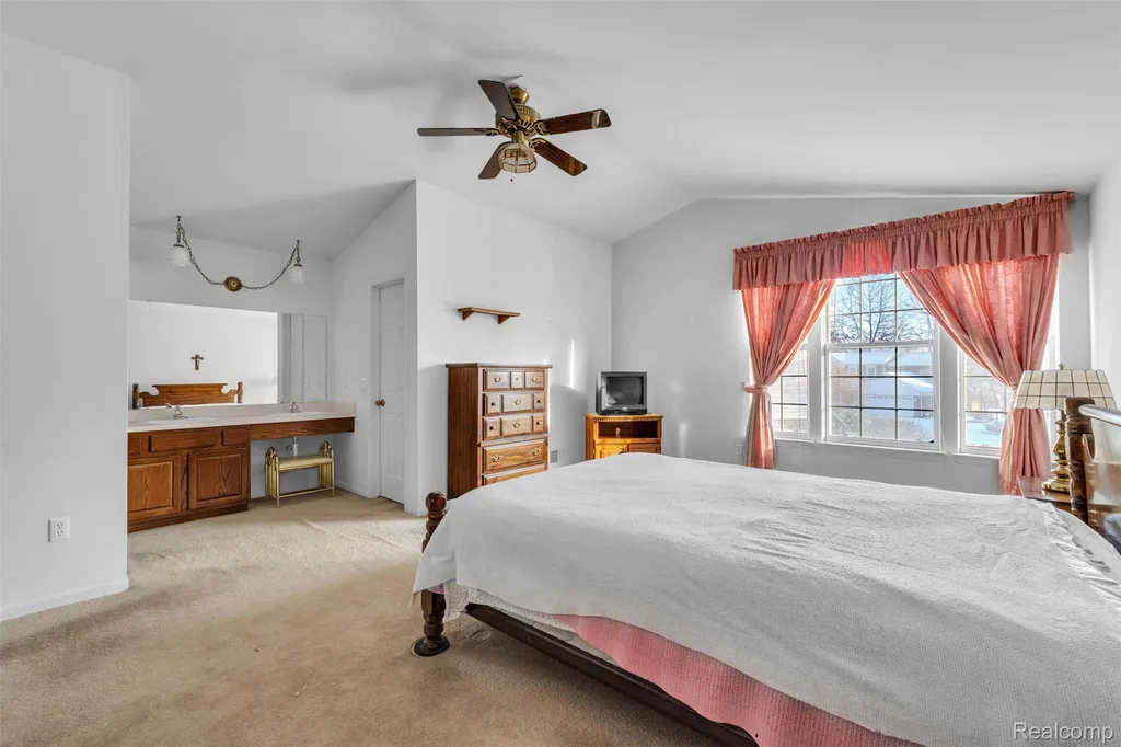 33838 Whitewood Place Westland City MI 48185