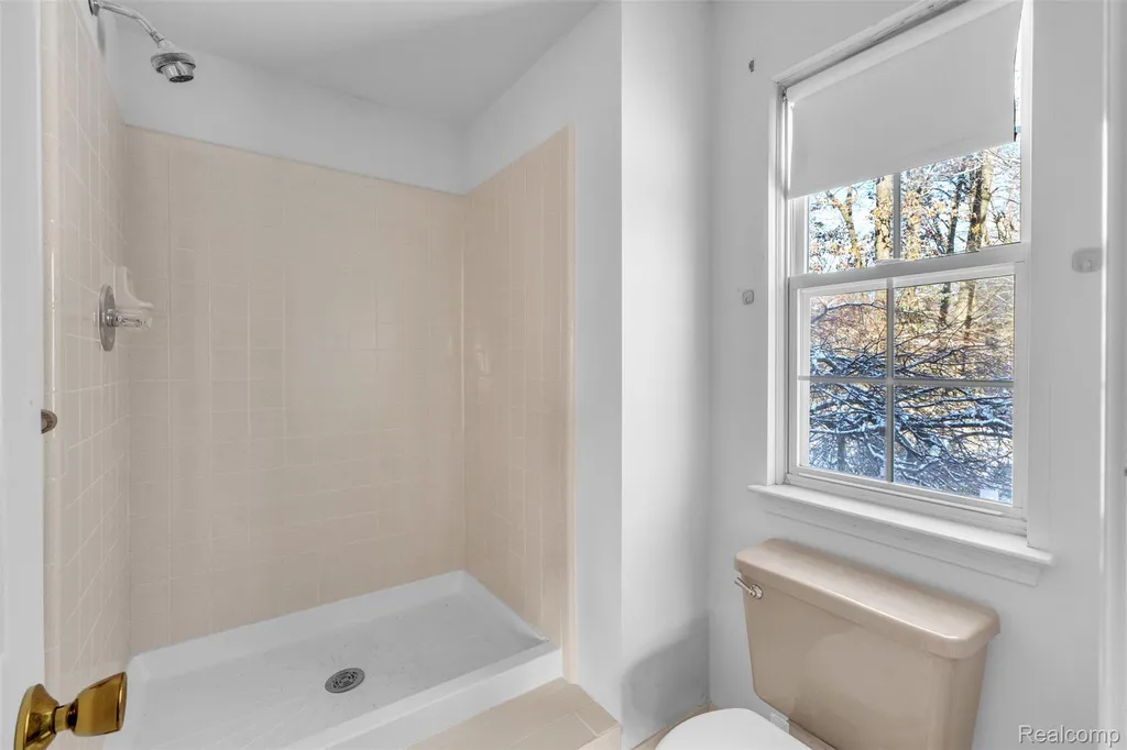 33838 Whitewood Place Westland City MI 48185