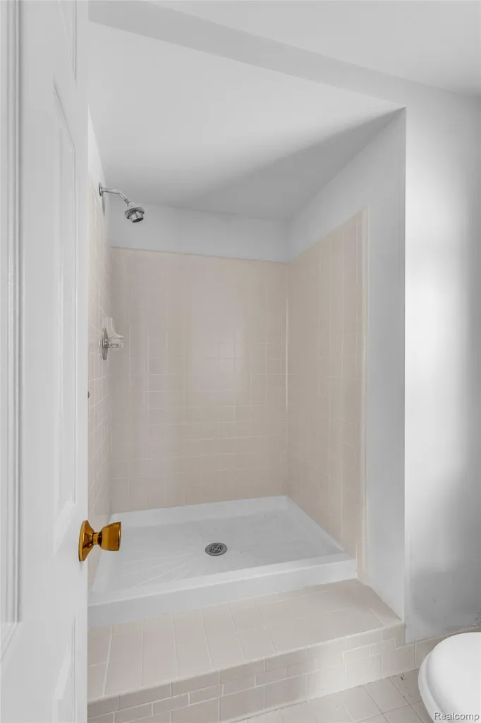 33838 Whitewood Place Westland City MI 48185