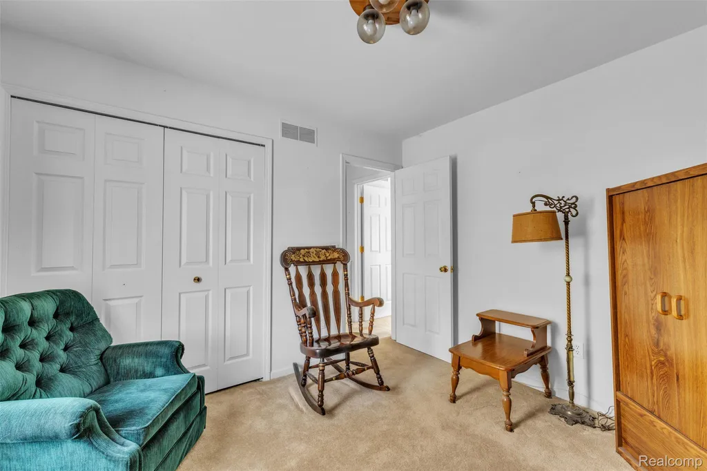 33838 Whitewood Place Westland City MI 48185