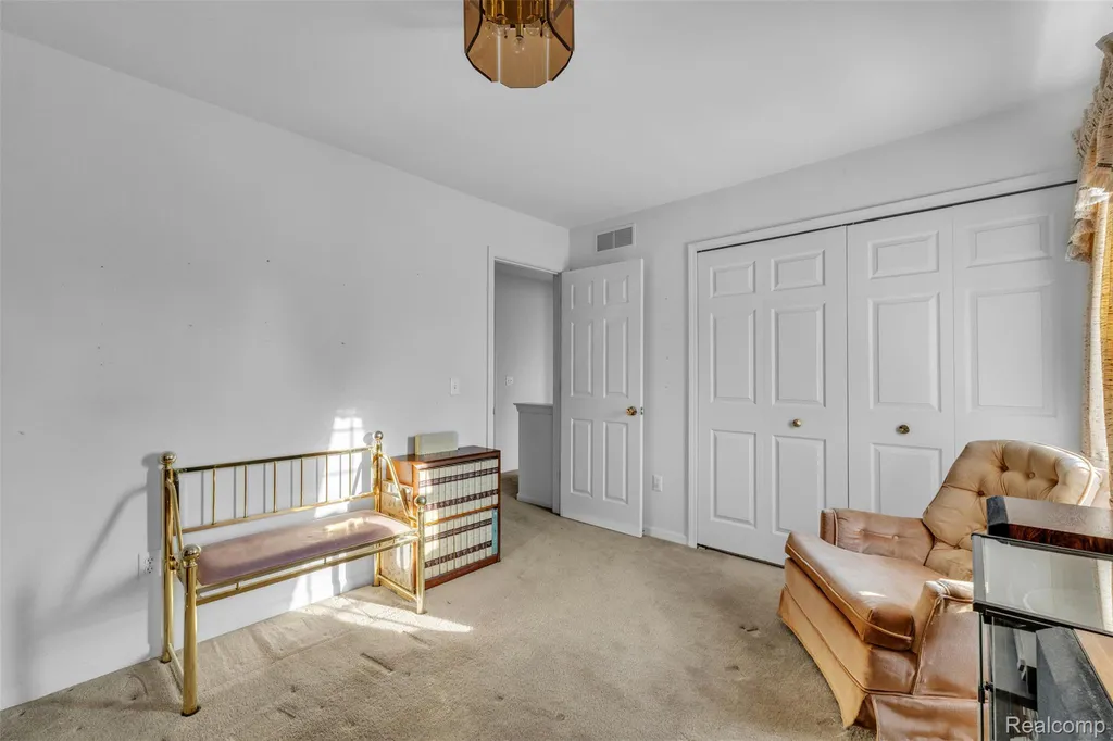 33838 Whitewood Place Westland City MI 48185
