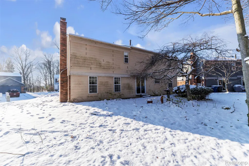 33838 Whitewood Place Westland City MI 48185