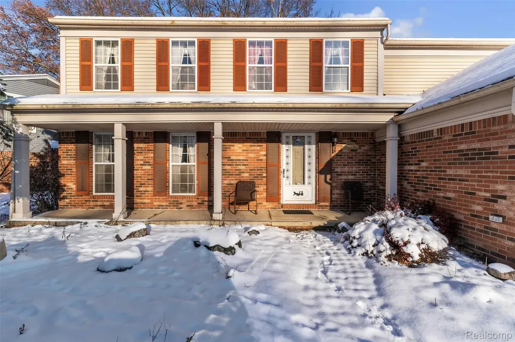 33838 Whitewood Place Westland City MI 48185