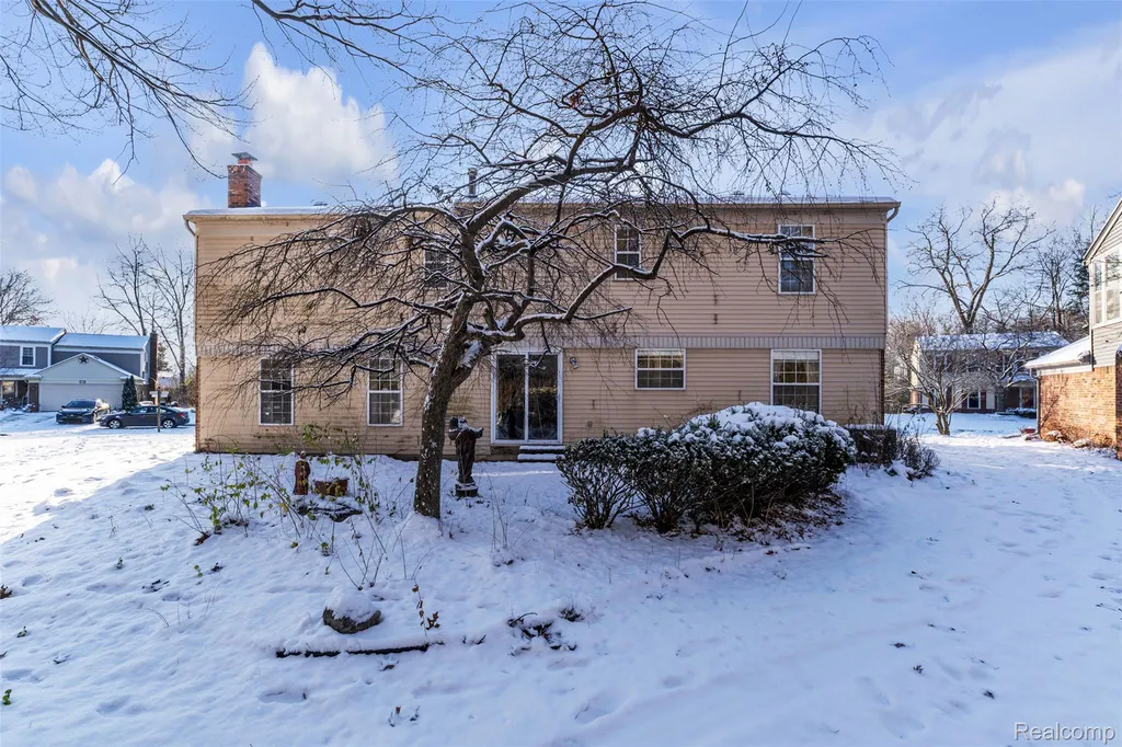 33838 Whitewood Place Westland City MI 48185