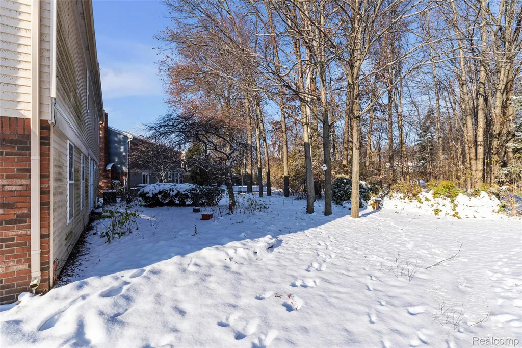 33838 Whitewood Place Westland City MI 48185