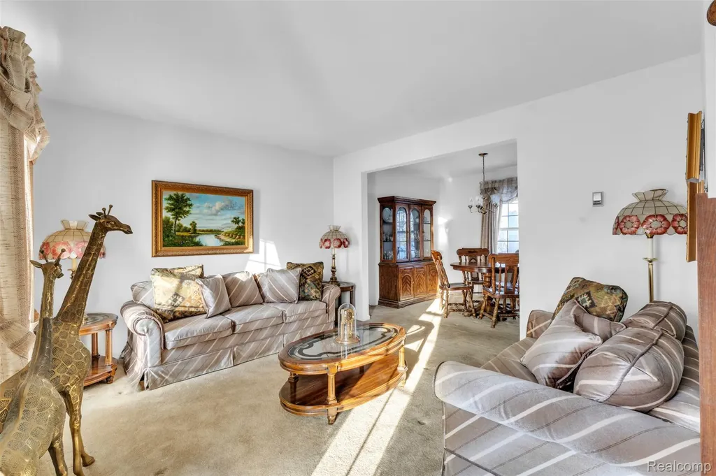 33838 Whitewood Place Westland City MI 48185