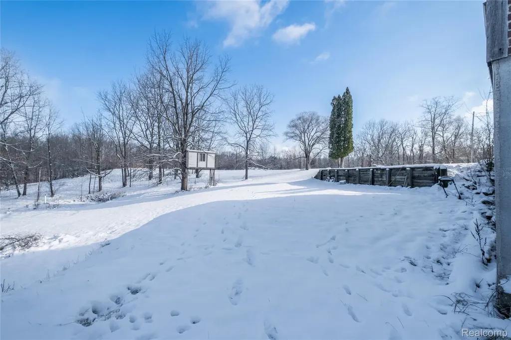 1191 Gage Road Holly Village MI 48442