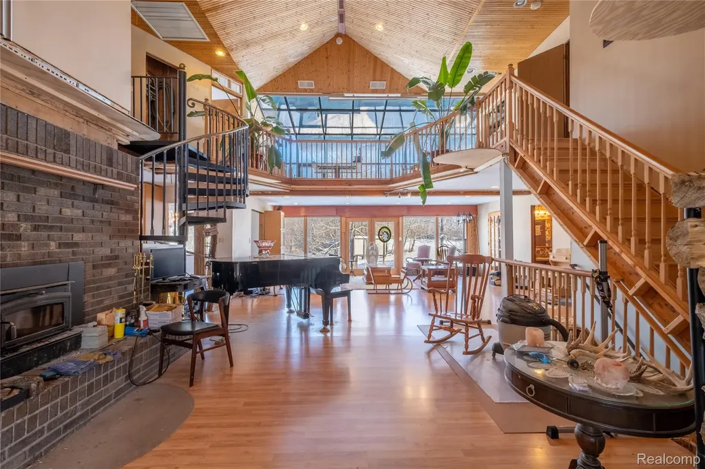1191 Gage Road Holly Village MI 48442