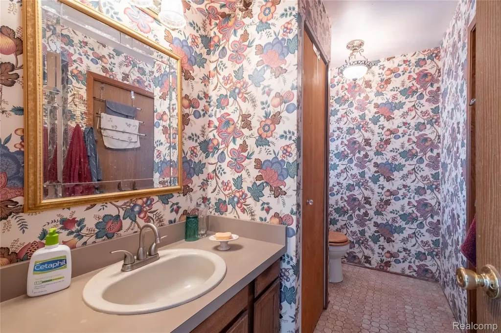 1191 Gage Road Holly Village MI 48442