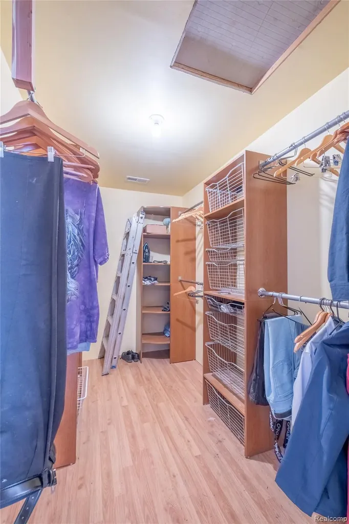 1191 Gage Road Holly Village MI 48442