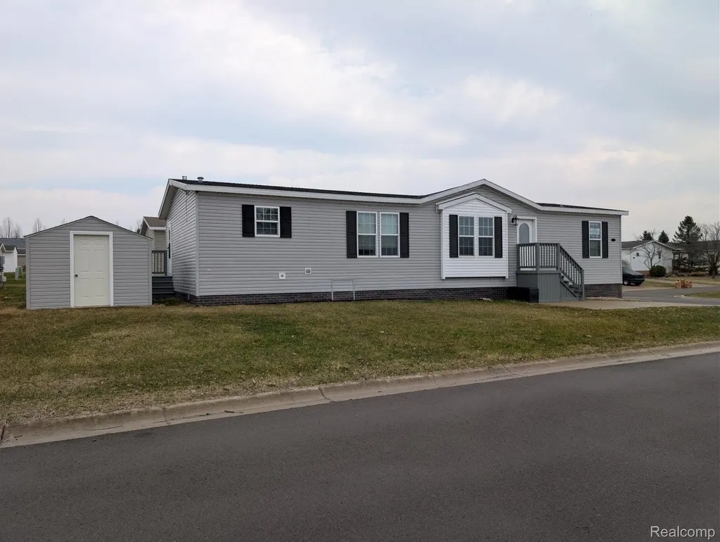 Green Oak Township MI, 11045 Woodland Ridge Court