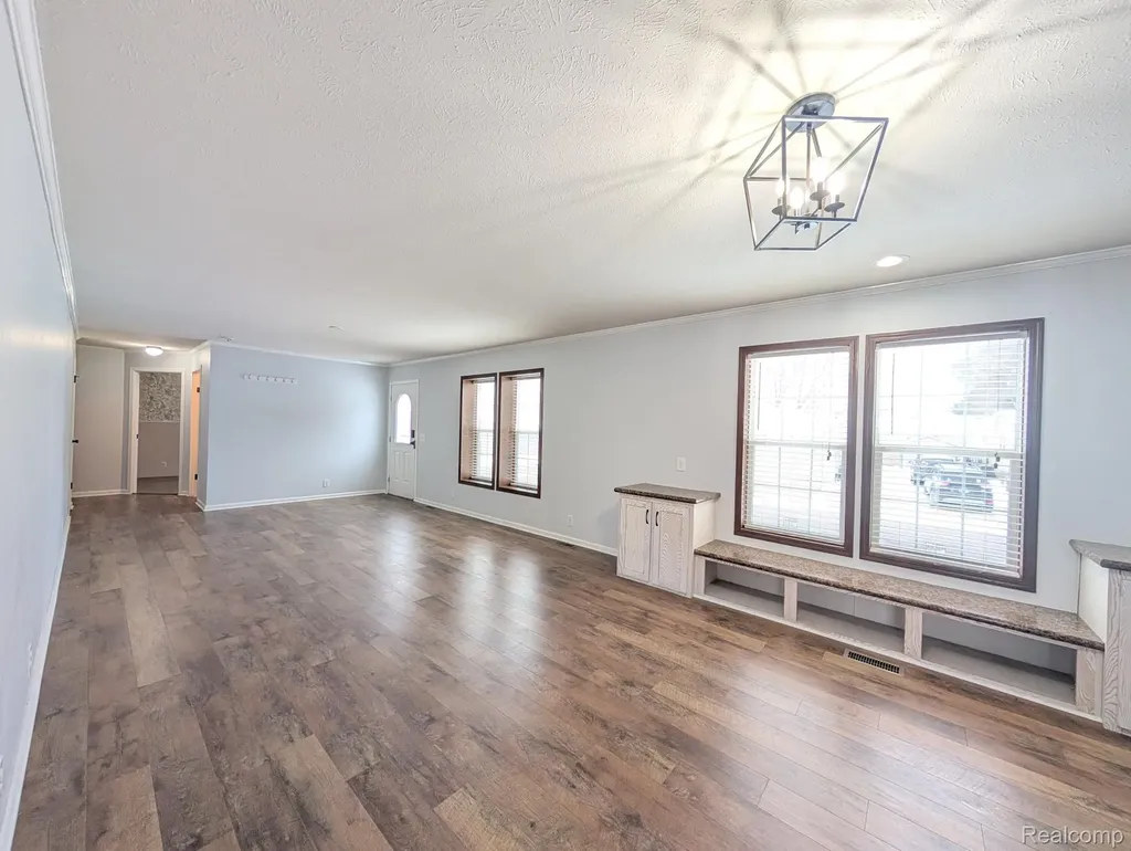 11045 Woodland Ridge Court Green Oak Township MI 48178