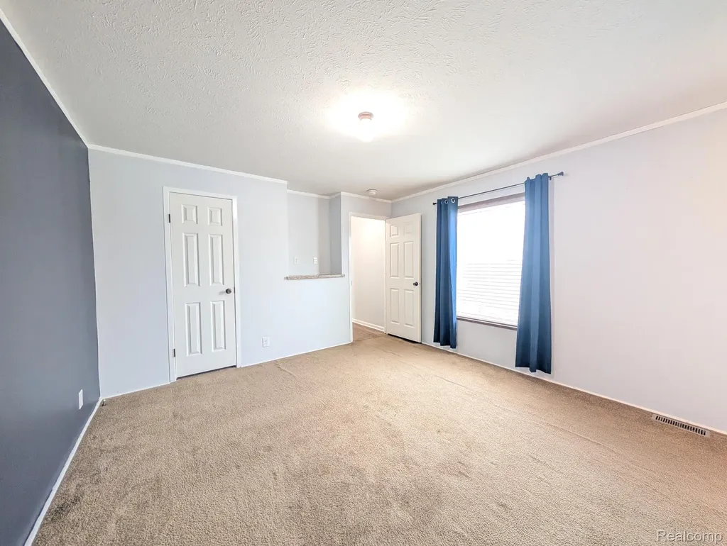 11045 Woodland Ridge Court Green Oak Township MI 48178