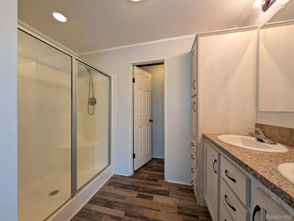 11045 Woodland Ridge Court Green Oak Township MI 48178