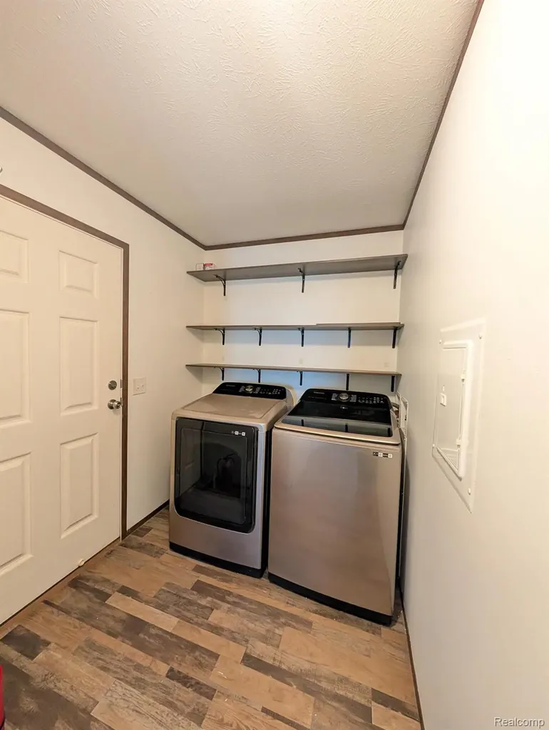 11045 Woodland Ridge Court Green Oak Township MI 48178