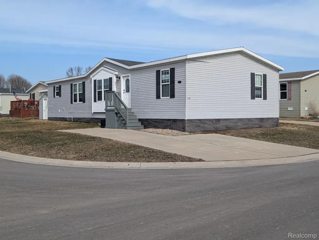 11045 Woodland Ridge Court Green Oak Township MI 48178