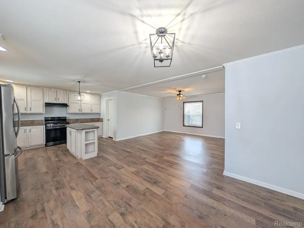 11045 Woodland Ridge Court Green Oak Township MI 48178