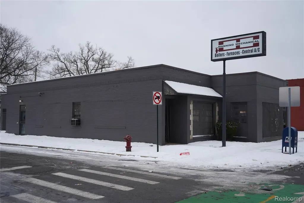 8744 W Mcnichols Road N Detroit City MI 48221