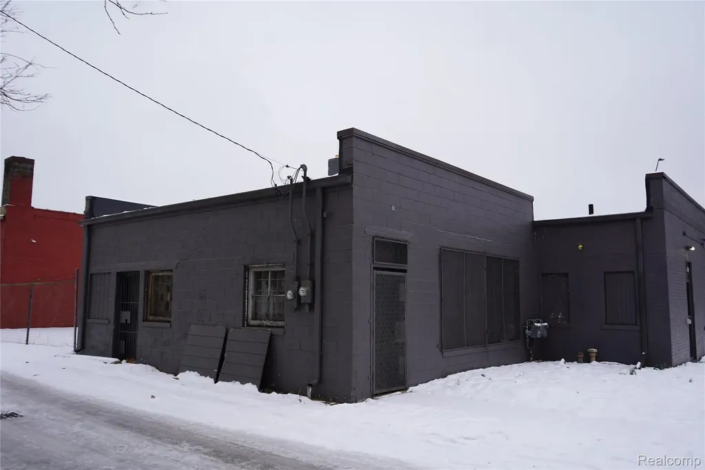 8744 W Mcnichols Road N Detroit City MI 48221