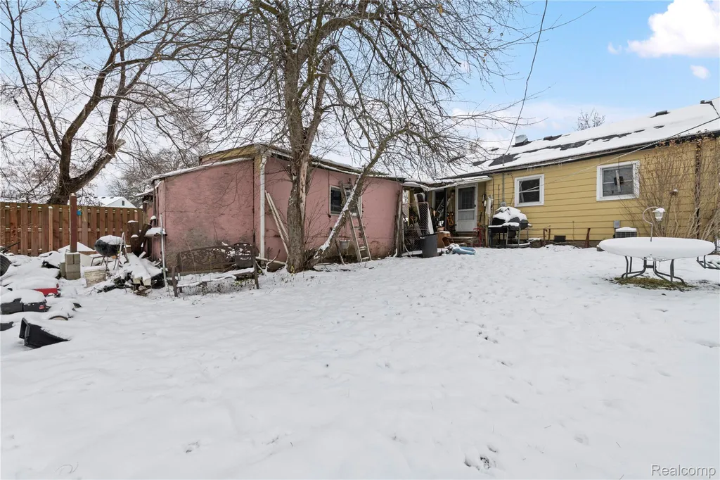 215 W Ainsworth Street Ypsilanti City MI 48197