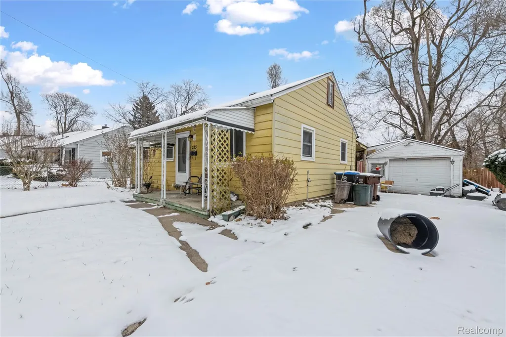 215 W Ainsworth Street Ypsilanti City MI 48197