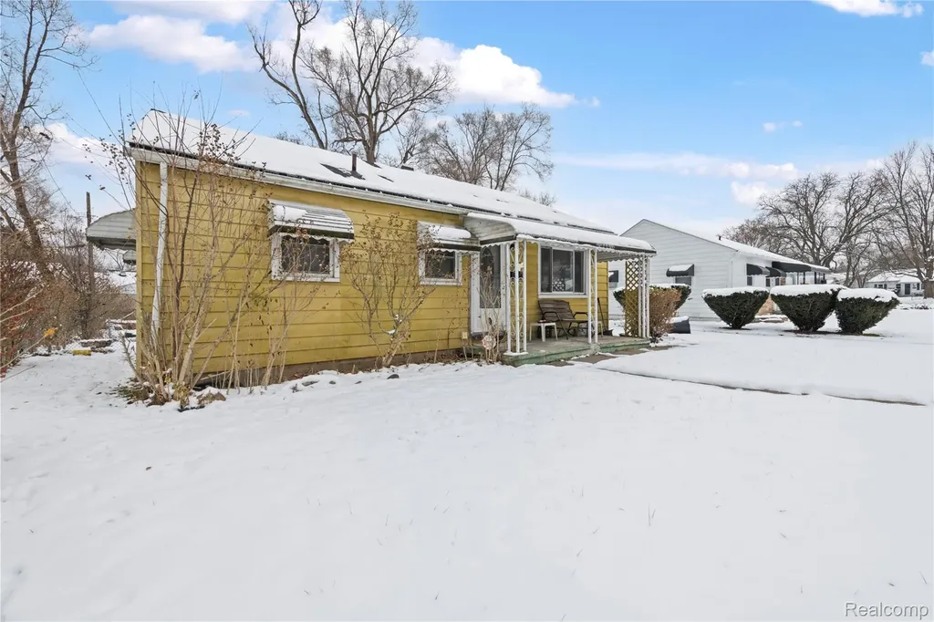 215 W Ainsworth Street Ypsilanti City MI 48197