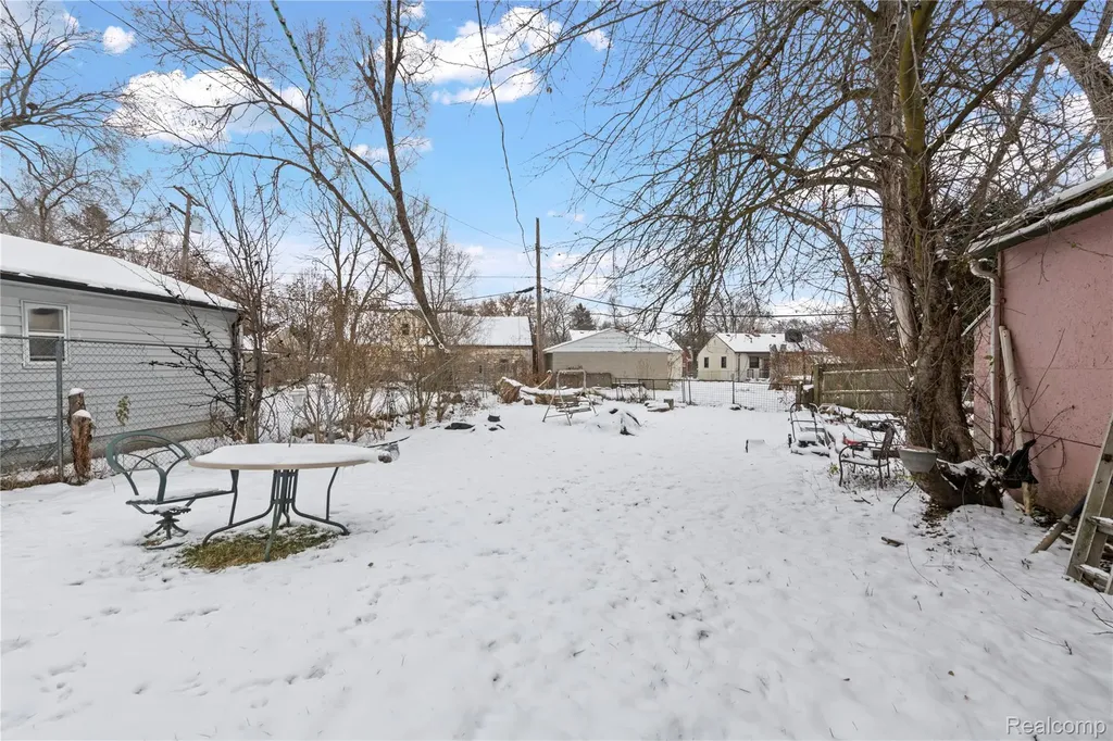 215 W Ainsworth Street Ypsilanti City MI 48197