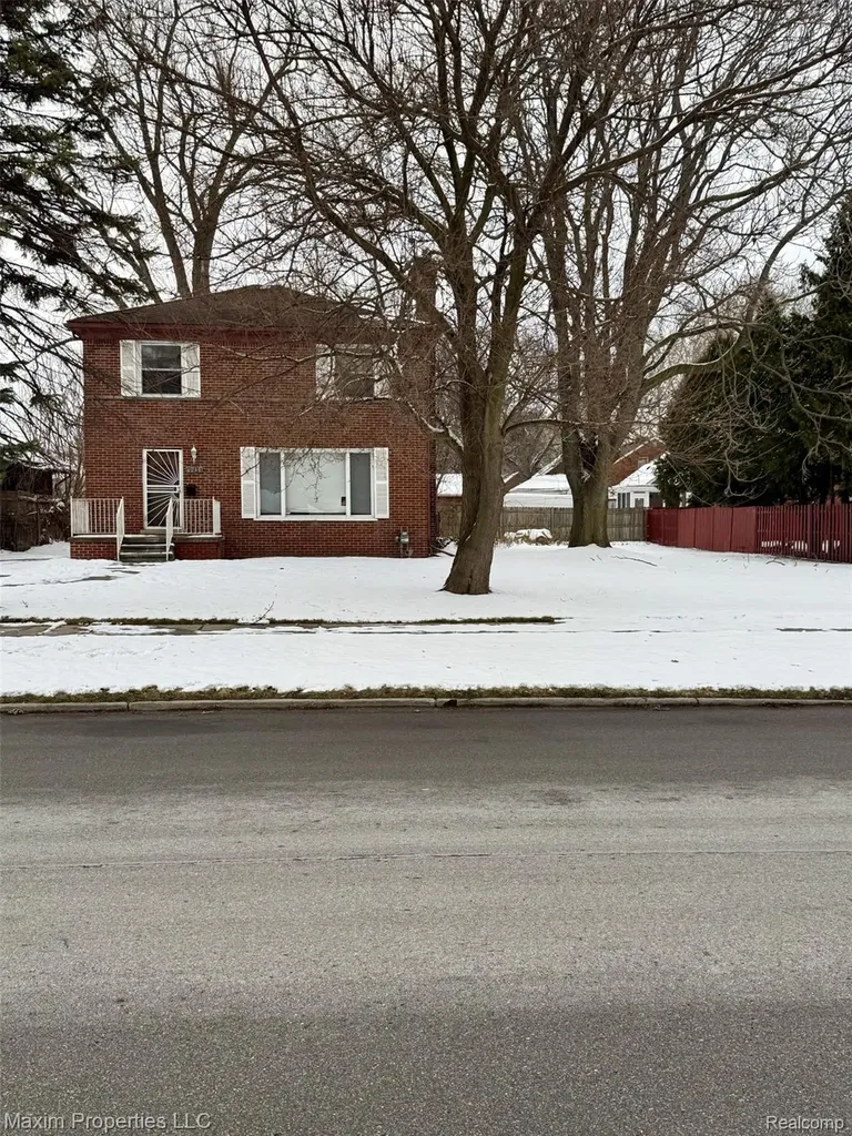 6240 W Outer Drive Detroit City MI 48235
