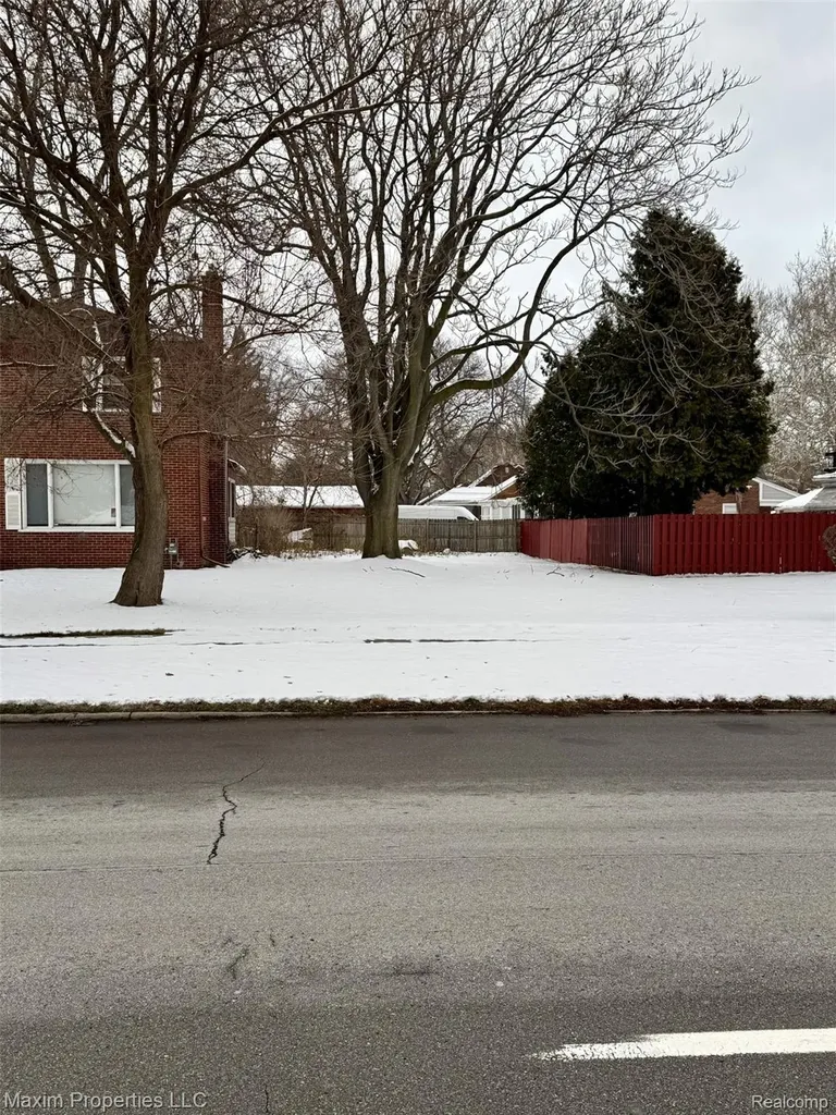 6240 W Outer Drive Detroit City MI 48235